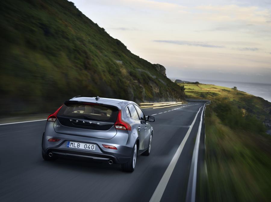  Volvo V40 2012 года  (фото 109 из 183)